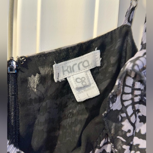 Cute, flowy, tank with tie in the back - Picture 2 of 3